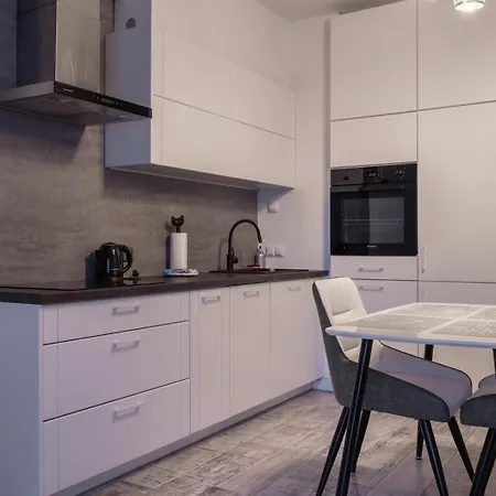 Modern With Balcony And Garage - Mokotow Apartman *