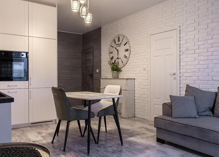 Modern With Balcony And Garage - Mokotow Warsaw