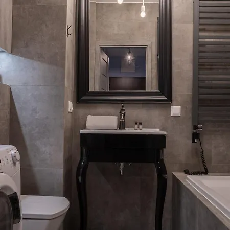 Modern With Balcony And Garage - Mokotow