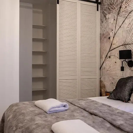 아파트 Modern With Balcony And Garage - Mokotow *